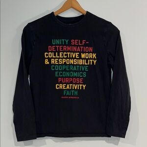 GAP Kids XL Boys 12 Organic Cotton Graphic Tee Long Sleeve Black Unisex